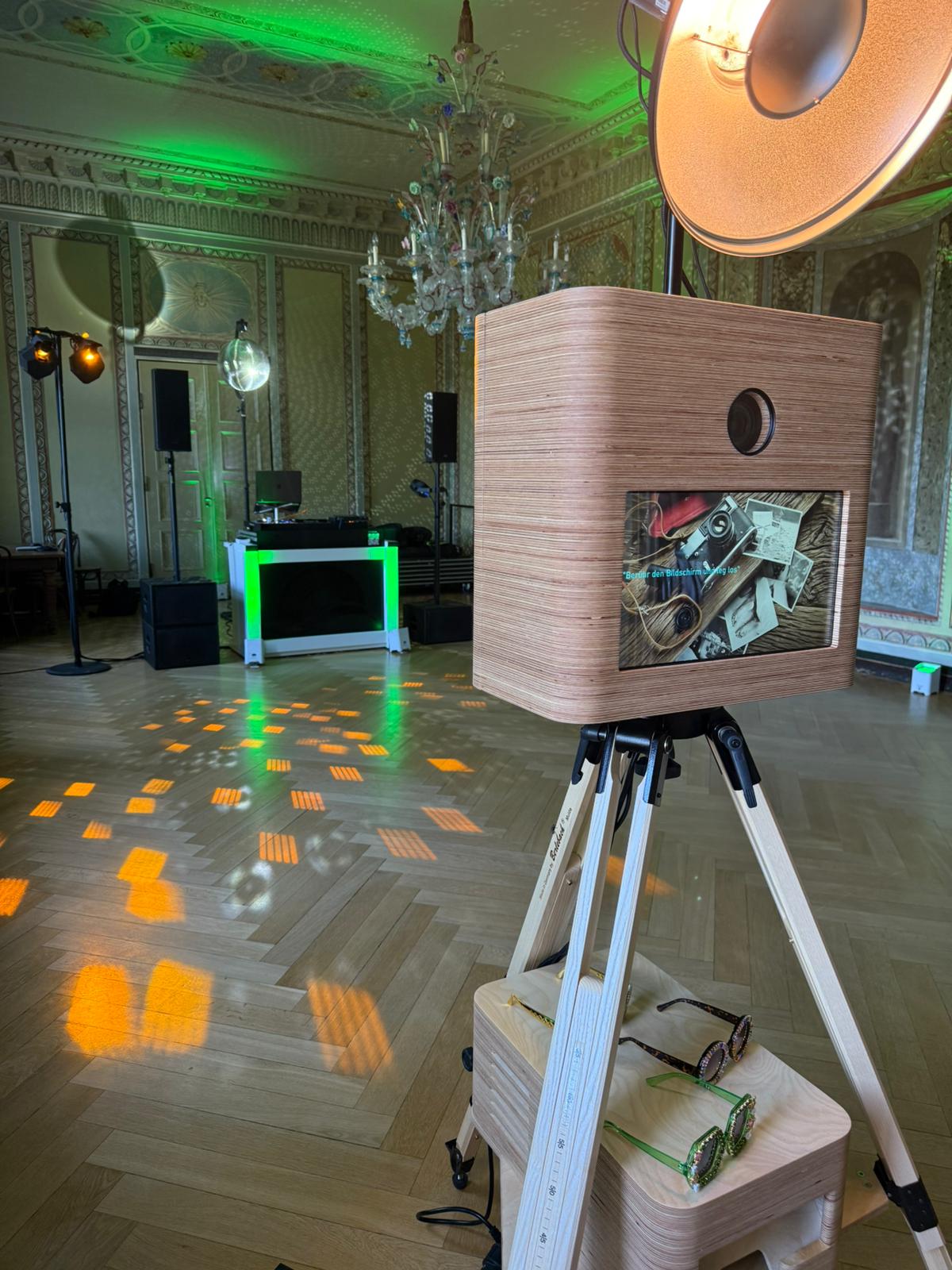 Gäste feiern mit Fotobox Kiel